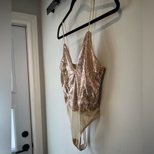 BNWT Dynamite gold sequin bodysuit, size medium